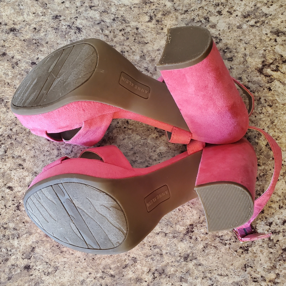 Anne Klein Women's Pink Heels - Picture 8 of 8